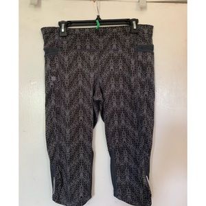 Athleta Large Capri Leggings